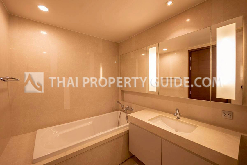 Condominium in Sukhumvit : Quattro By Sansiri 