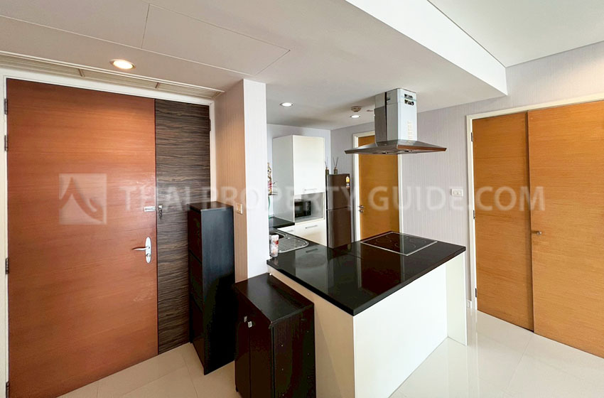 Condominium in Sukhumvit : FullerTon Condominium 