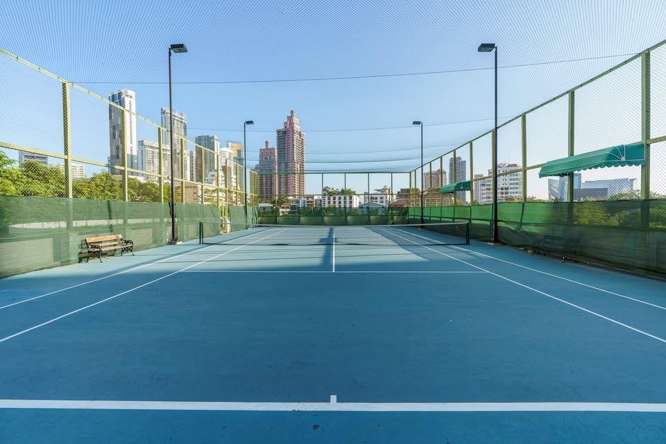 Condominium in Sukhumvit : Millennium Residence 