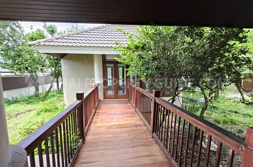 House in Chaengwattana (near Nichada Thani)
