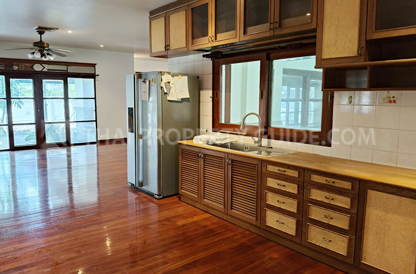 House in Chaengwattana (near Nichada Thani)