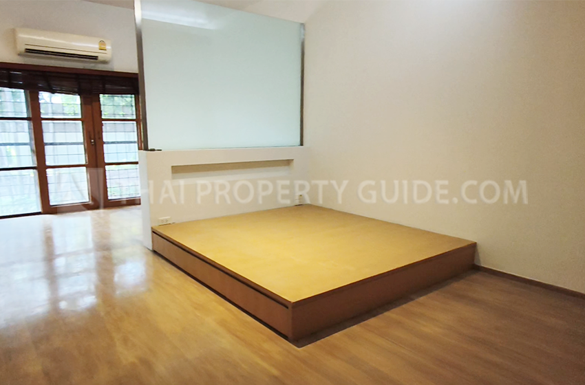 House in Chaengwattana (near Nichada Thani)