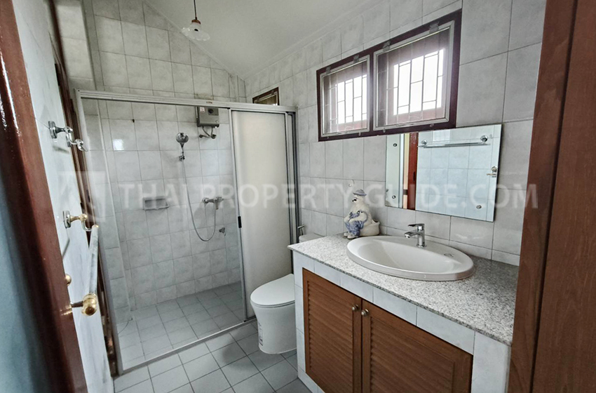 House in Chaengwattana (near Nichada Thani)