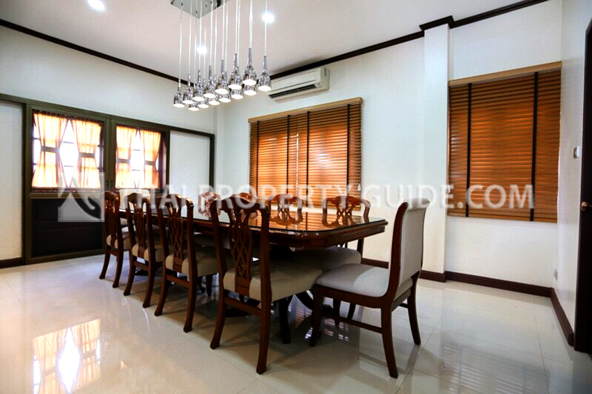 House in Chaengwattana 