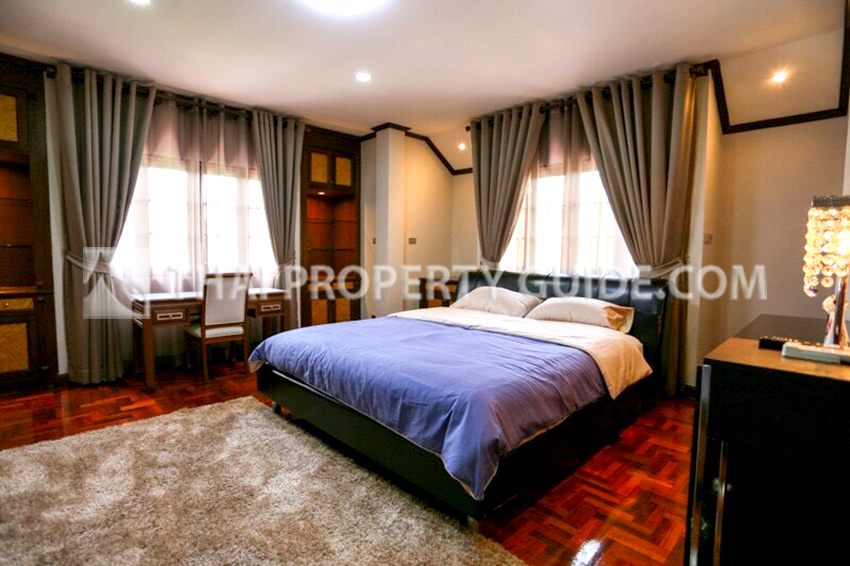 House in Chaengwattana 