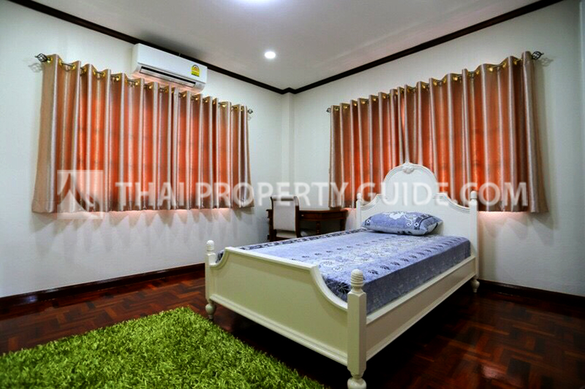 House in Chaengwattana 