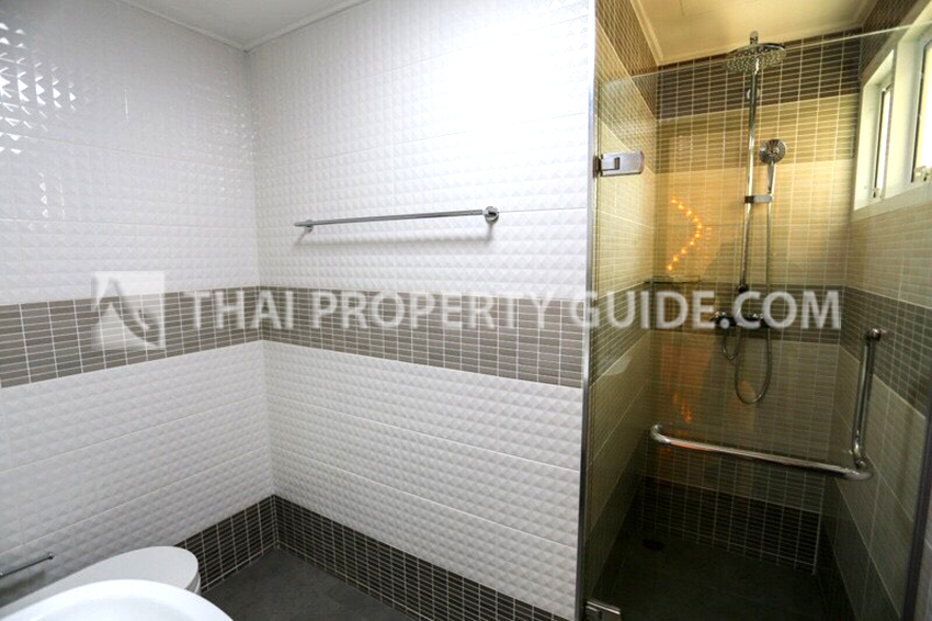 House in Chaengwattana 