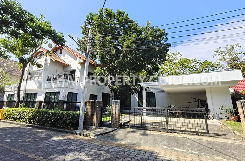 House in Nichada Thani