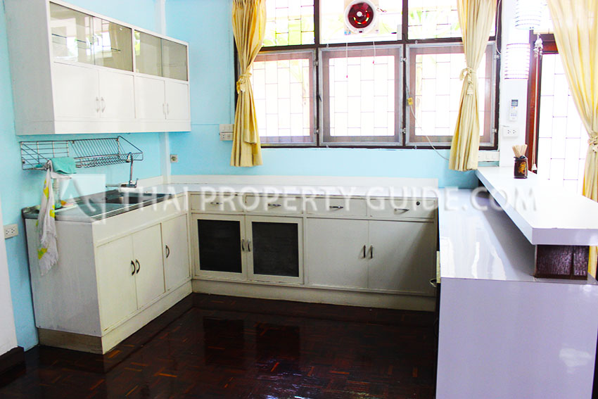 House in New Petchburi 
