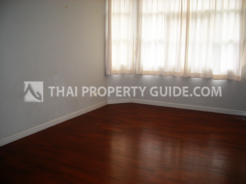 House in Phaholyothin 
