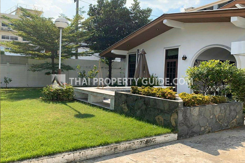 House in Phaholyothin 