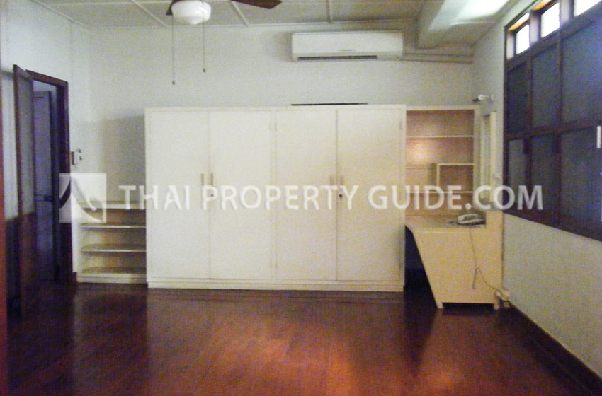 House in Ploenchit 