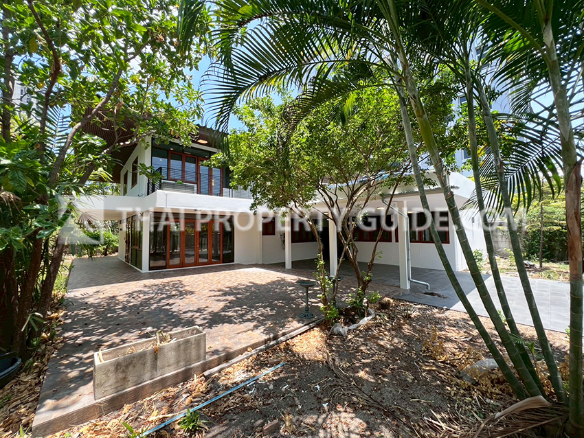 House for rent in Sathorn (near Shrewsbury International School Bangkok, Riverside)