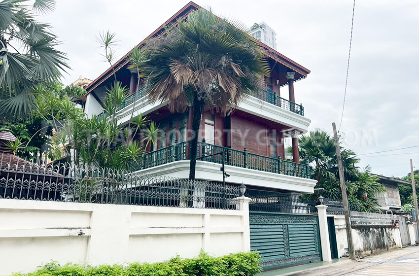House for rent in Sukhumvit (near NIST International School)