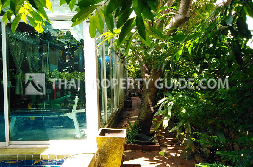 House with Private Pool in Bangnatrad 