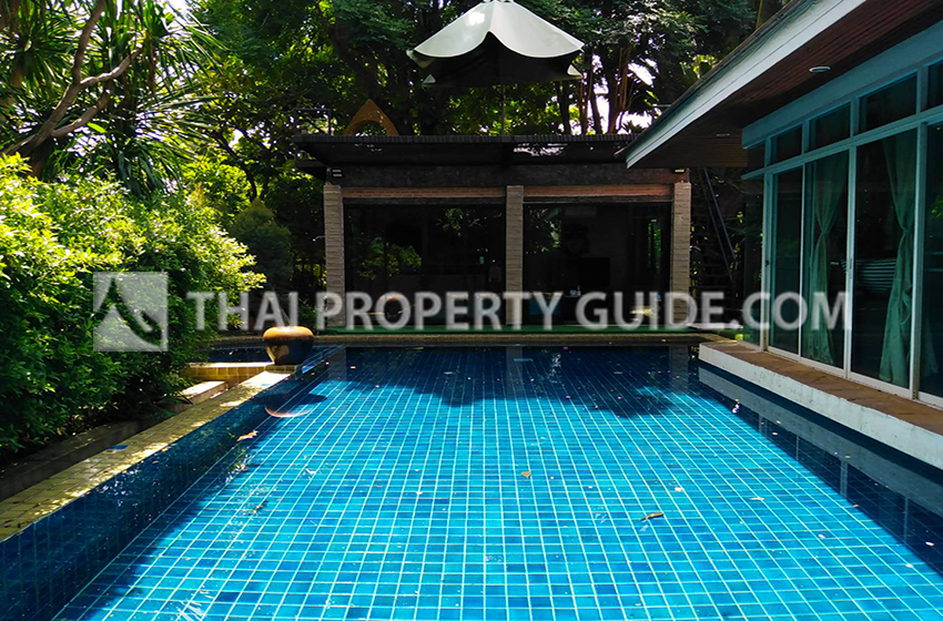 House with Private Pool in Bangnatrad 