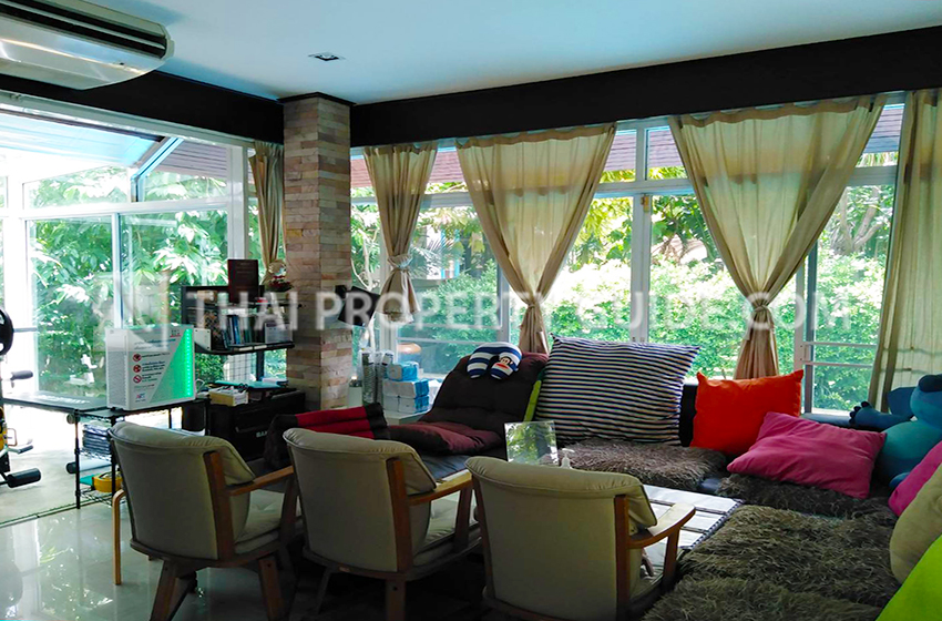 House with Private Pool in Bangnatrad 