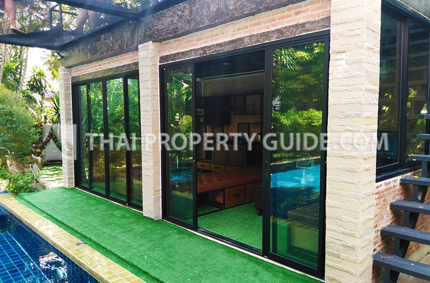 House with Private Pool in Bangnatrad 