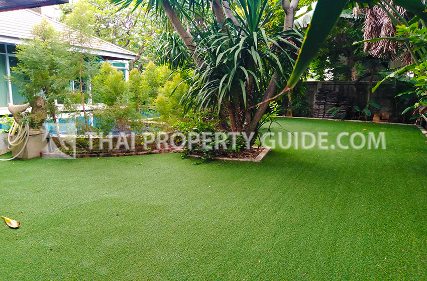 House with Private Pool in Bangnatrad 