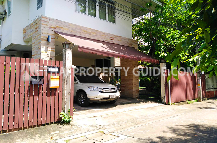 House with Private Pool in Bangnatrad 