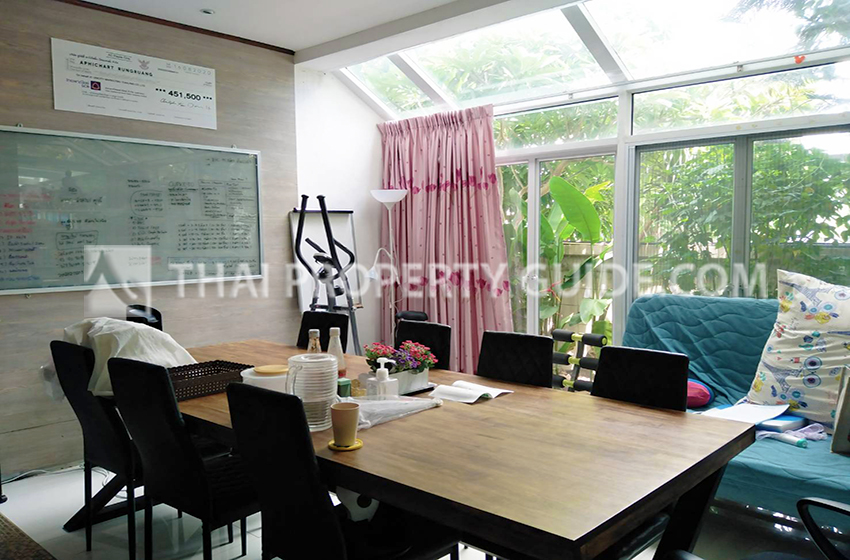 House with Private Pool in Bangnatrad 