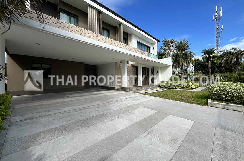 House with Private Pool in Bangnatrad 