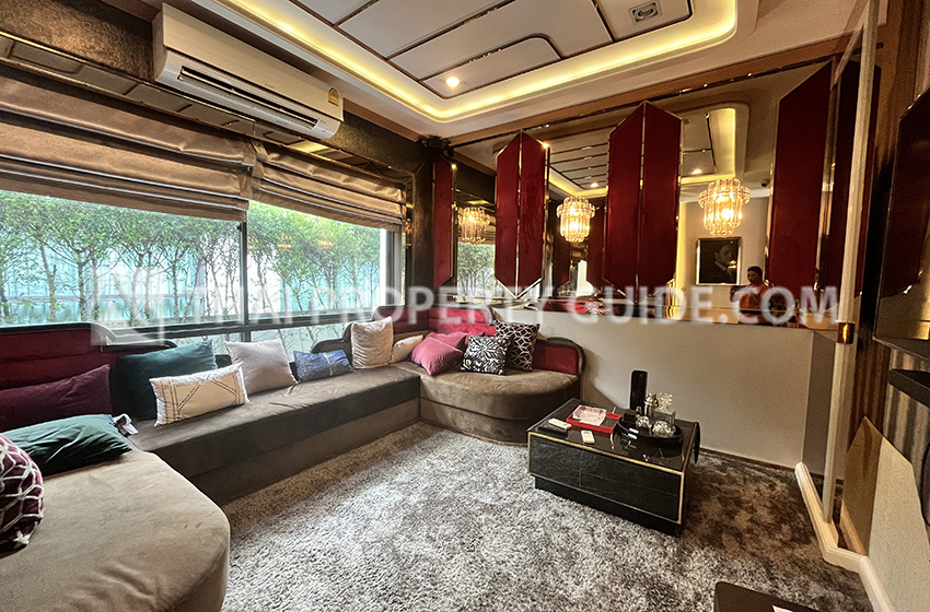 House with Private Pool in Bangnatrad 