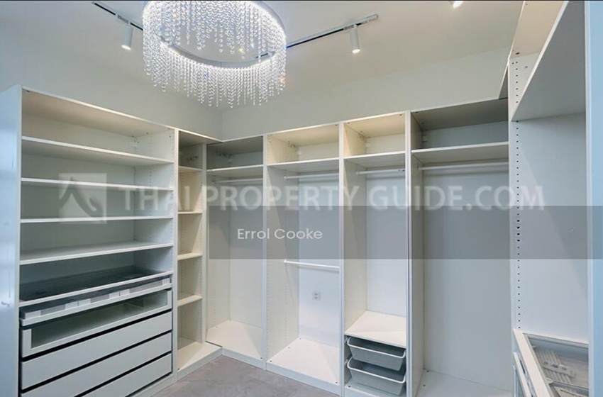 House with Private Pool in Chaengwattana 