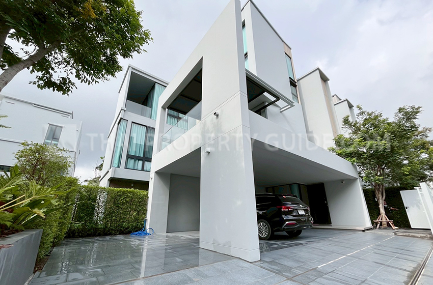 House with Private Pool in Krung Thep Kritha 