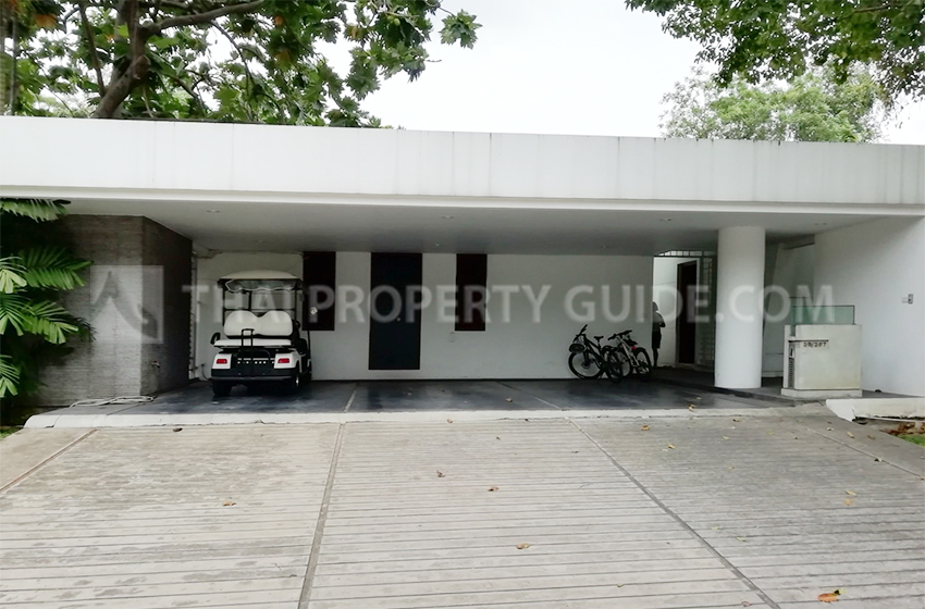 House with Private Pool in Nichada Thani 