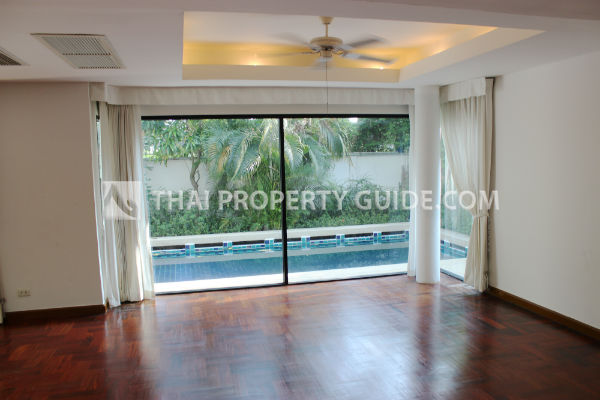 House with Private Pool in Nichada Thani 