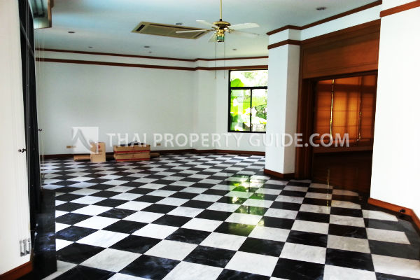 House with Private Pool in Nichada Thani 