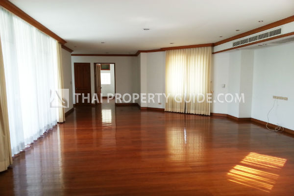 House with Private Pool in Nichada Thani 