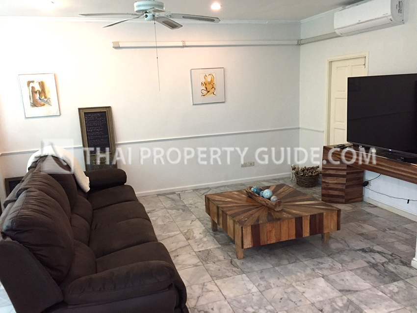 House with Private Pool in Nichada Thani 