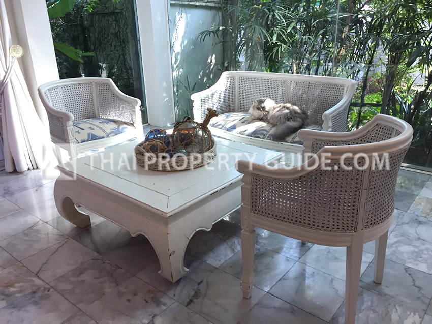 House with Private Pool in Nichada Thani 