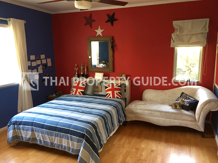 House with Private Pool in Nichada Thani 