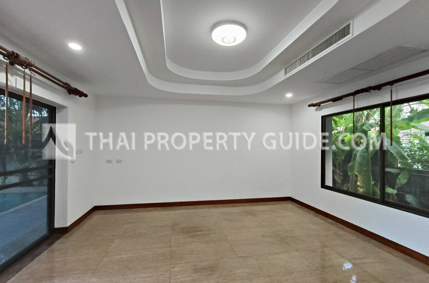 House with Private Pool in Nichada Thani 