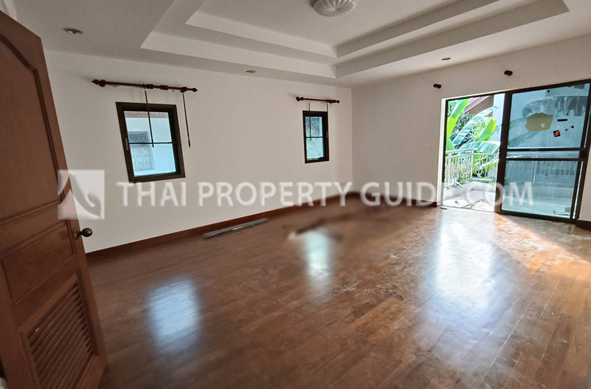 House with Private Pool in Nichada Thani 