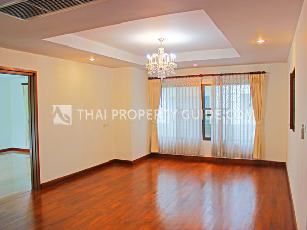 House with Private Pool in Nichada Thani 