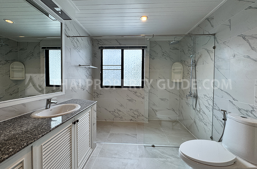 House with Private Pool in Nichada Thani 