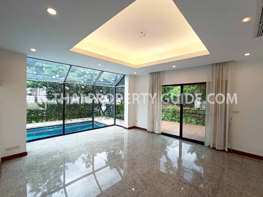 House with Private Pool in Nichada Thani 