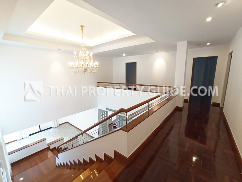 House with Private Pool in Nichada Thani 