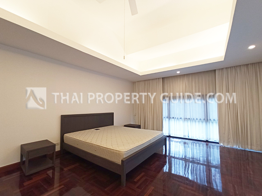 House with Private Pool in Nichada Thani 