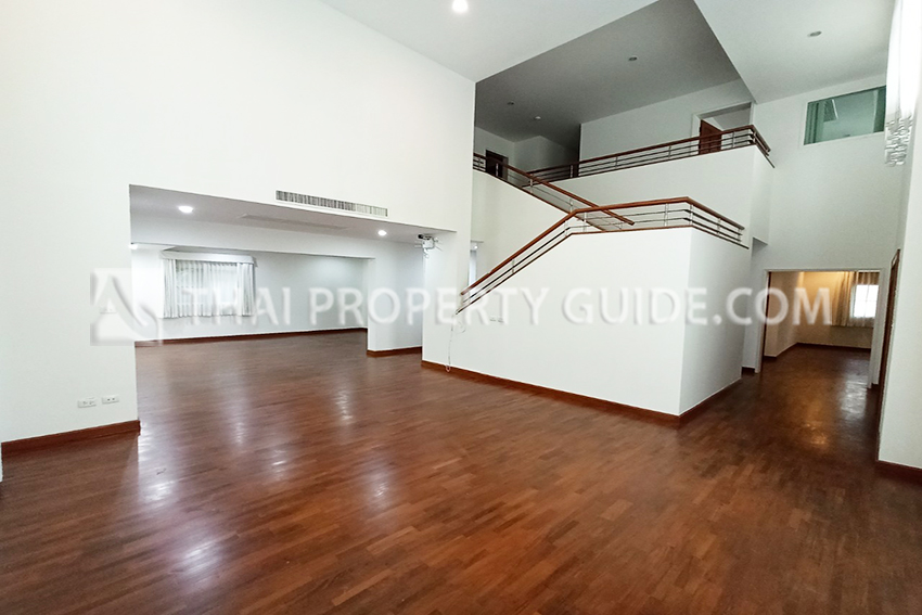 House with Private Pool in Nichada Thani 
