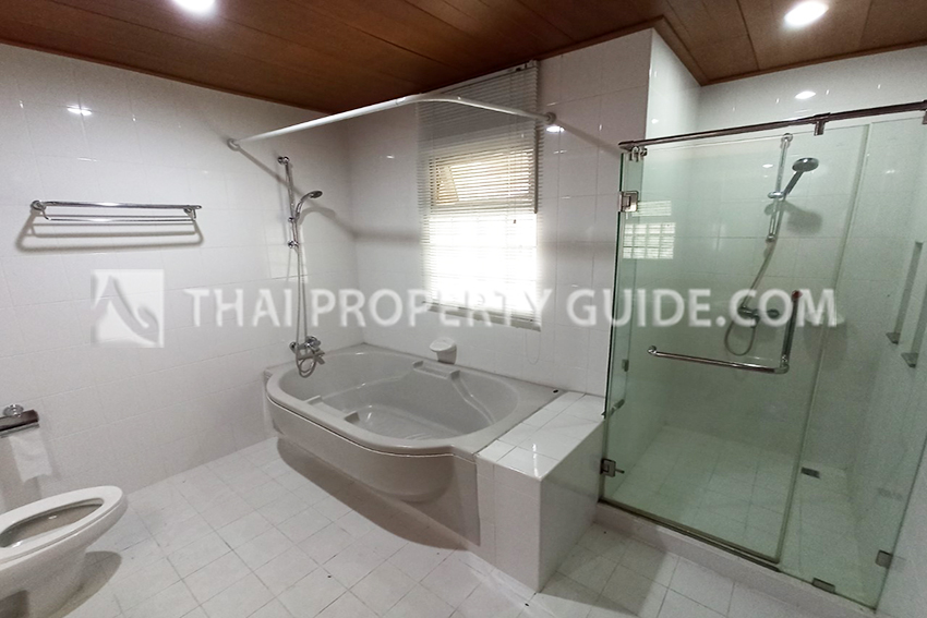 House with Private Pool in Nichada Thani 