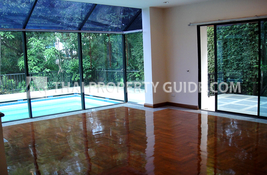 House with Private Pool in Nichada Thani 
