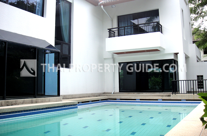 House with Private Pool in Nichada Thani 