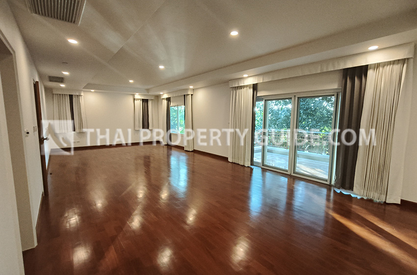 House with Private Pool in Nichada Thani 