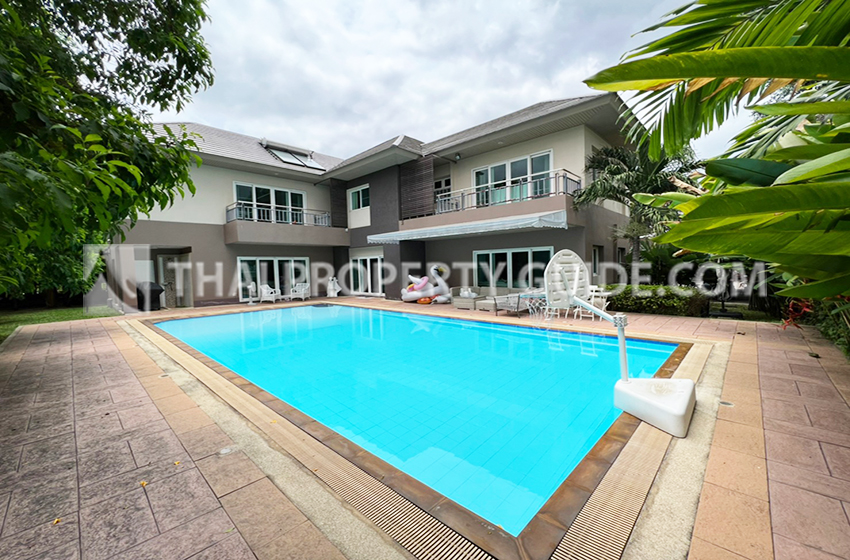 House with Private Pool for rent in Nichada Thani