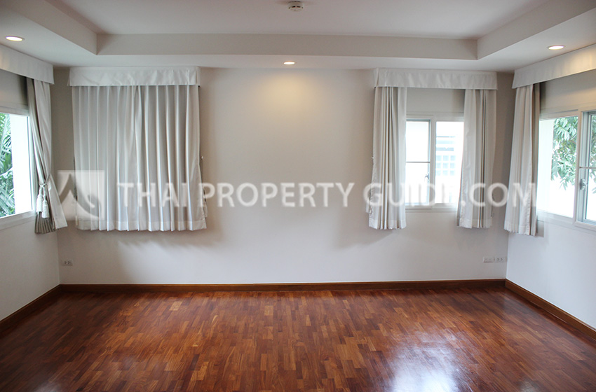 House with Private Pool in Nichada Thani 